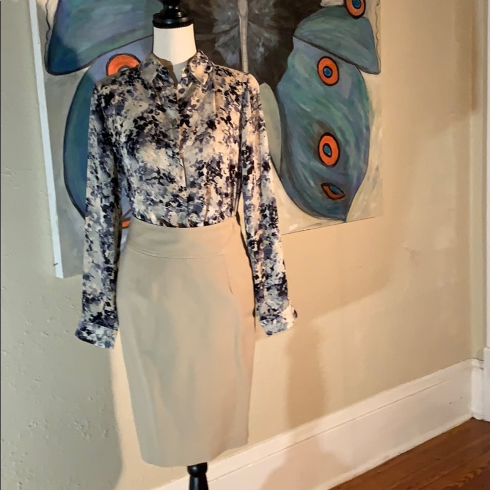 Skirt and jacket suit